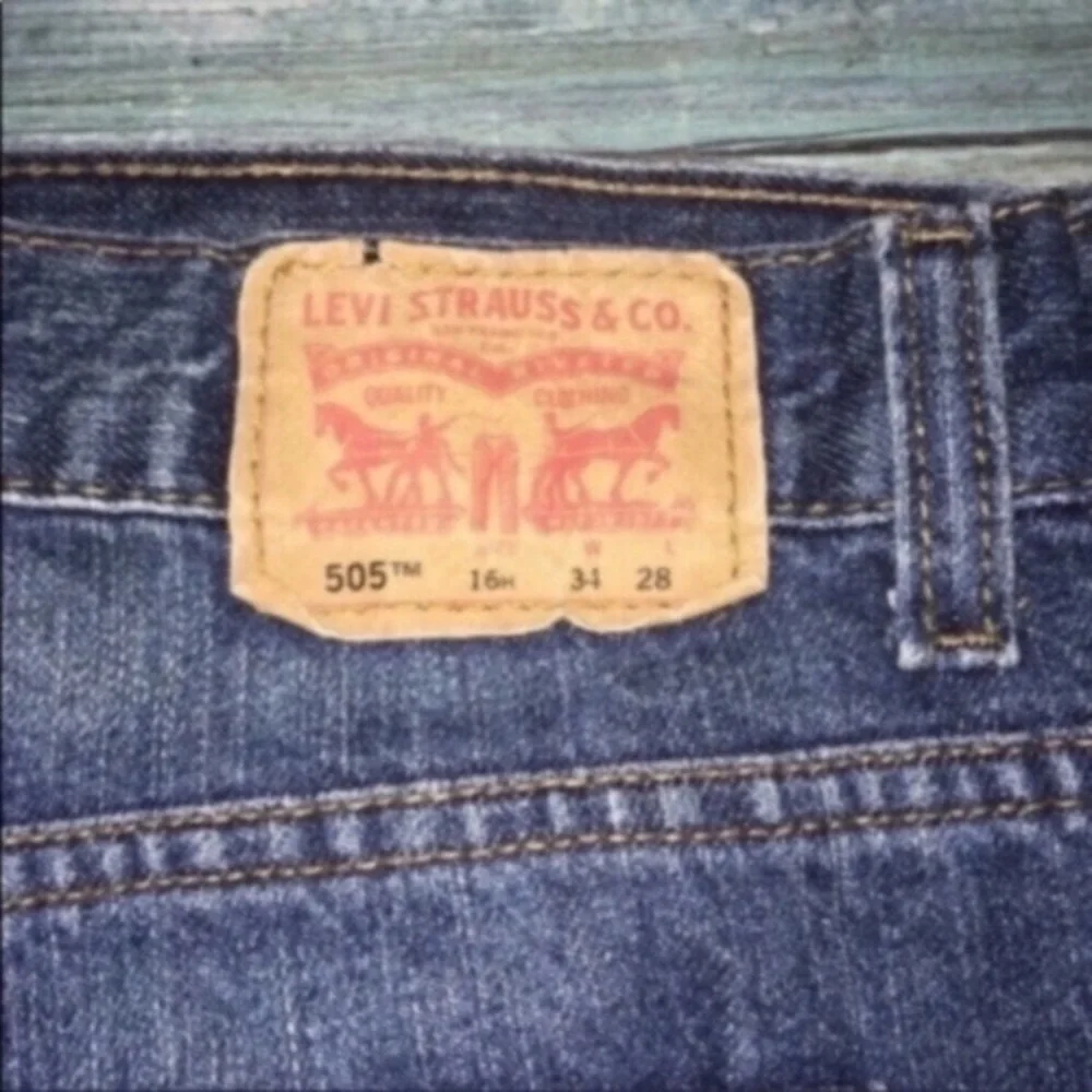 Levi's 505 Straight - Picture 2 of 5